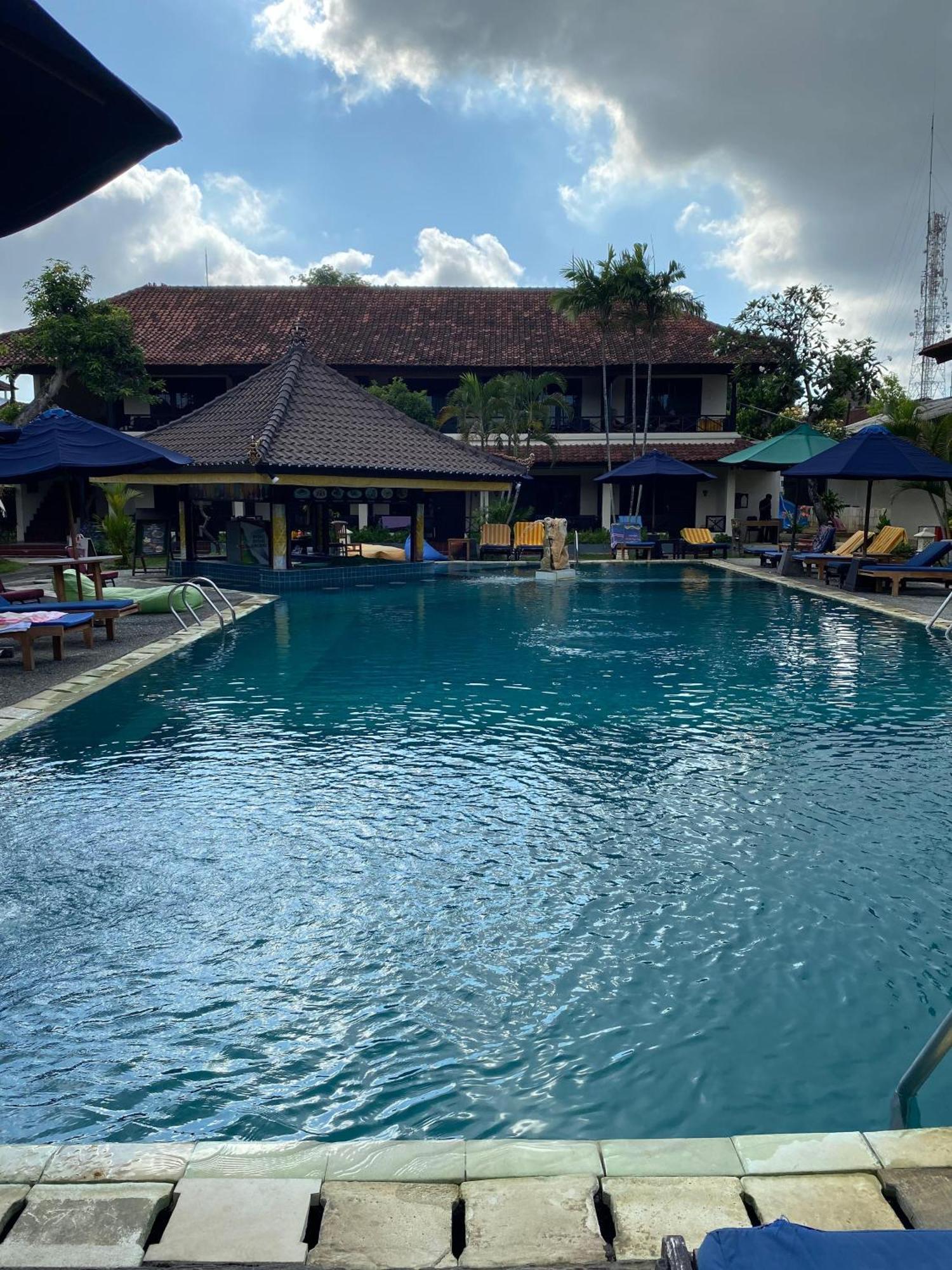 Legian Paradiso Hotel Exterior foto